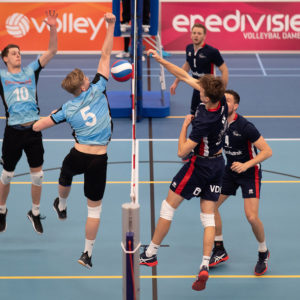 Heren verliezen nipt van talenten