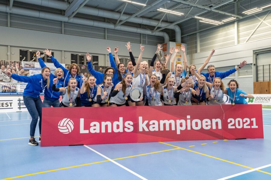 Dames 1: Landskampioen 2021 Dames 1: Landskampioen 2021