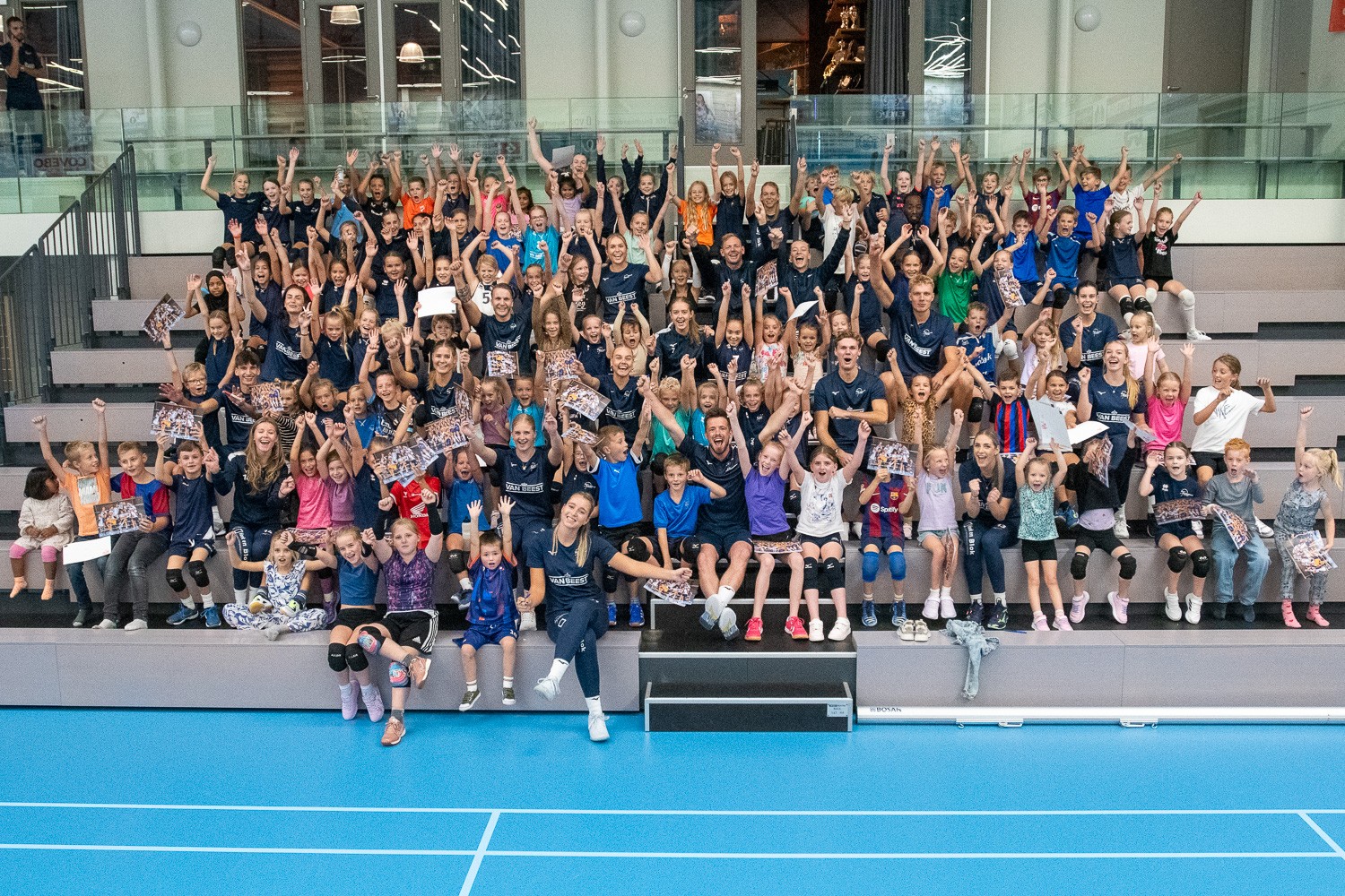 Vrijdag clinics voor de jeugd door Dames 1 en Heren 1